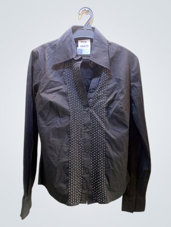Schwarzes Button-Up-Hemd mit Nietenverzierungen