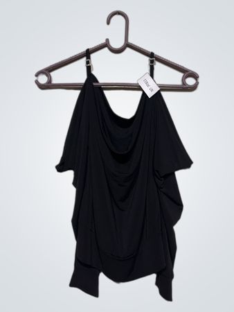 Schwarzes Cold Shoulder Top