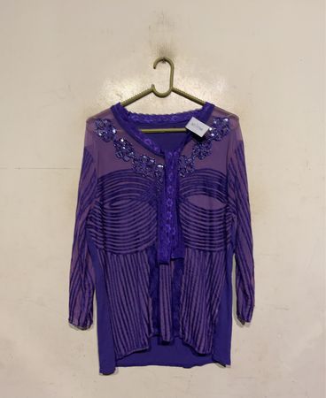 Violette Perlen durchsichtige Bluse