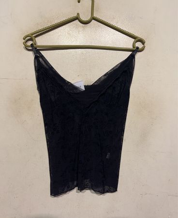 Schwarzes Spitze-Camisole mit Etikett NT-77624