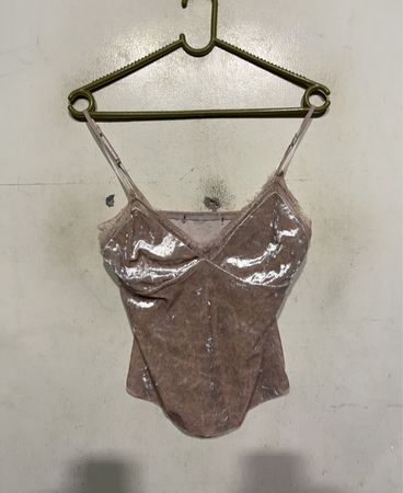 Samt-Camisole mit Spitzenrand