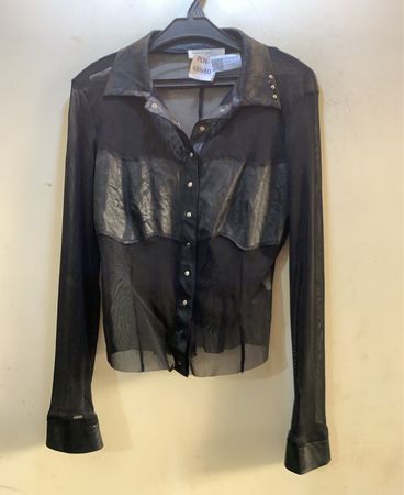 FARHAT DAY Schwarzes Netz- und Kunstleder-Panel-Shirt