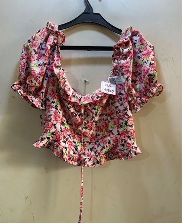 FaithVintage Blumen Smocked Puff Sleeve Top