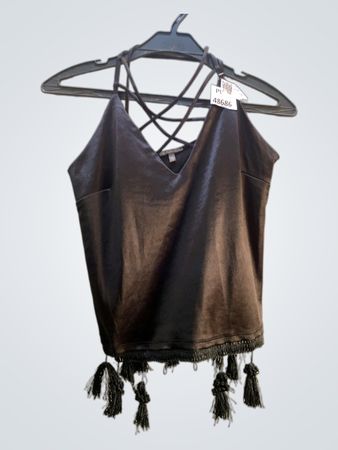 Schwarzes Cami-Top mit Quasten