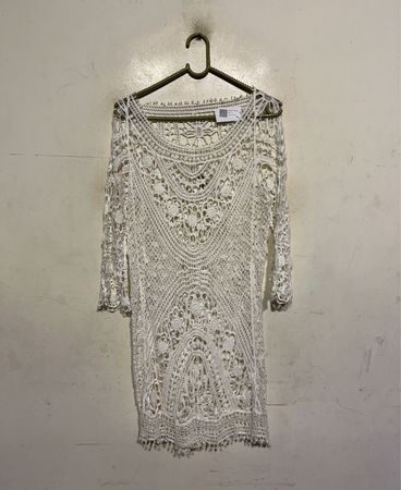 Weißes Häkelkleid