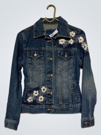 b.o.m Jeans Denimjacke mit floraler Stickerei
