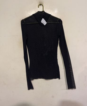 Schwarzes Mesh-Turtleneck-Top