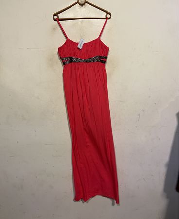 CAMATEU Rotes Maxi-Kleid mit verziertem Taillenbereich