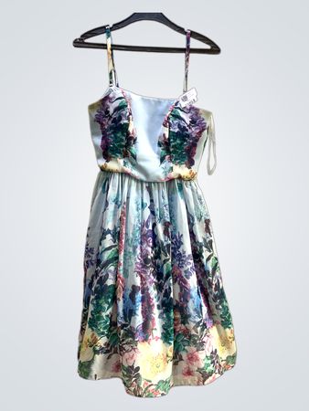 Hellblaues Floralprint-Midi-Kleid
