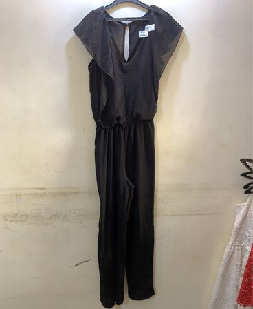 FaithVintage Schwarzer Overall mit Rüschendetails