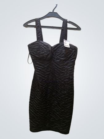 Schwarzes strukturiertes Kleid