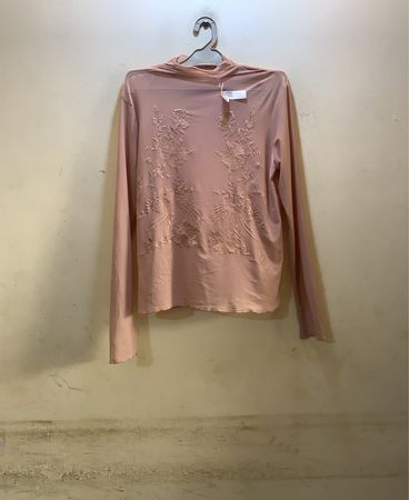 Durchsichtige Mesh-Bluse mit floralem Stickerei
