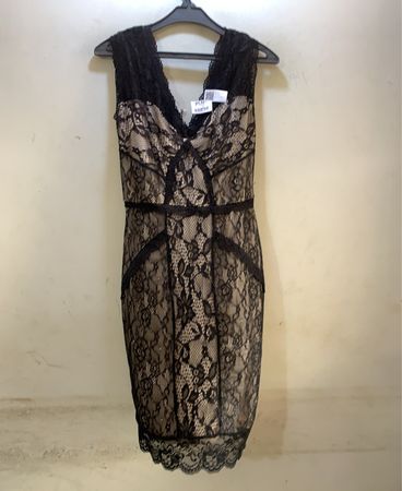 FaithVintage Schwarzes Spitzenkleid
