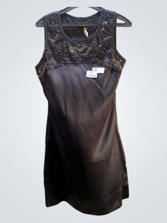 FaithVintage Schwarzes Perlenbesetztes Ärmelloses Kleid