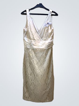 Cremfarbendes Spitzen-V-Ausschnitt-Kleid mit Satinbund
