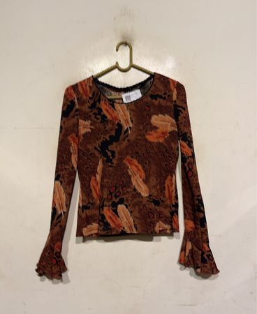 Langarmshirt mit Feder- und Leopardenmuster