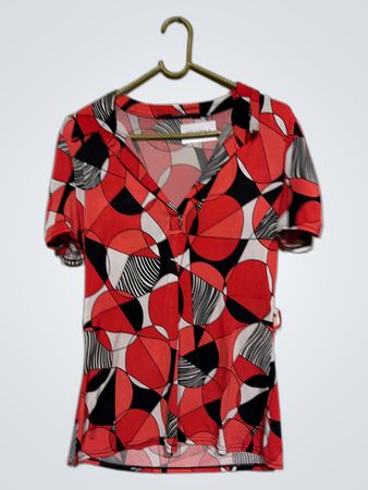 Zebra Rot Schwarz Weiß Geometrisches Muster Kurzarm Bluse Mit Knopfriegel