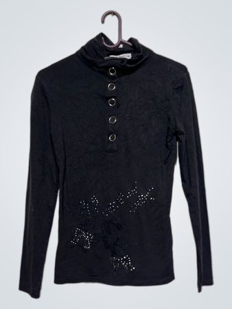 TOUMAI Schwarzes Rollkragenlangarmshirt mit Strassverzierungen