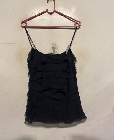 Schwarze Rüschencamisole