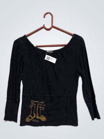 Schwarzes Agnes B. Langarmshirt mit goldenem Graphic