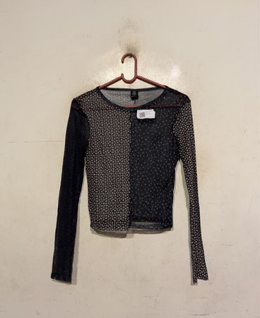 „Durchsichtiges Longsleeve-Oberteil mit kleiner Blütenprint“