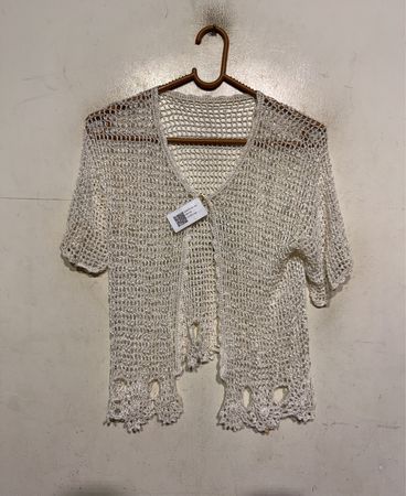 Gehäkelter offener Strickcardigan mit Perlen