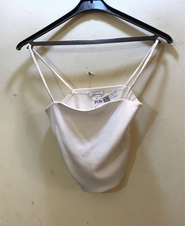 MONKI Weißes Ripp-Top
