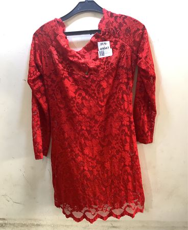 Rotes Spitzenkleid