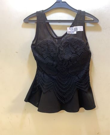 Schwarzes Spitzen-Peplum-Top