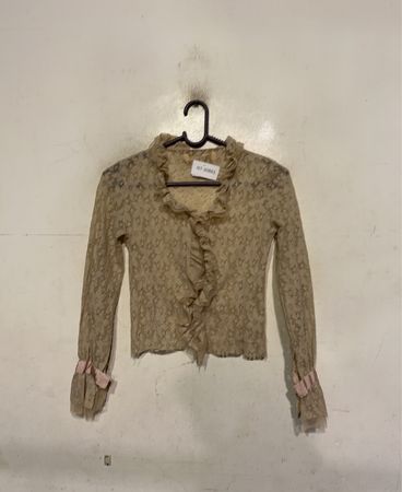 REMIX Spitzenbluse mit Rüschendetail