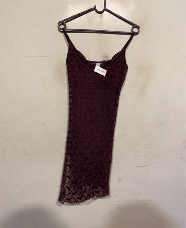 Burgunder Spitzen-Nachtkleid