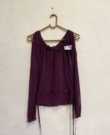 Lila Kalt-Schulter-Bluse mit Spitzen-Detail