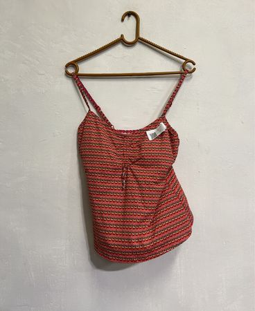 Rotes gemustertes Tanktop