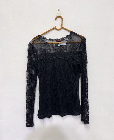 J&L Fashion Schwarzes Spitzen-Oberteil mit langen Ärmeln