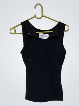 Schwarzes ärmelloses Top mit Blattdruck