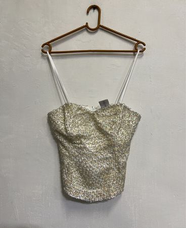 Weißes Perlen-Corsettop