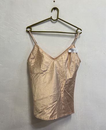 Satin-Top mit Etikett NT-12440