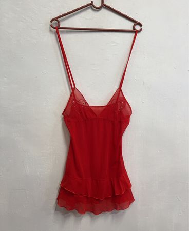 Rotes durchscheinendes Babydoll mit Herzdetails
