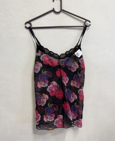 Schwarzes florales Spitzenbesatz-Top