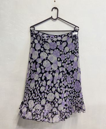 Lila und grauer Bubble-Print Rüschensaum Midirock