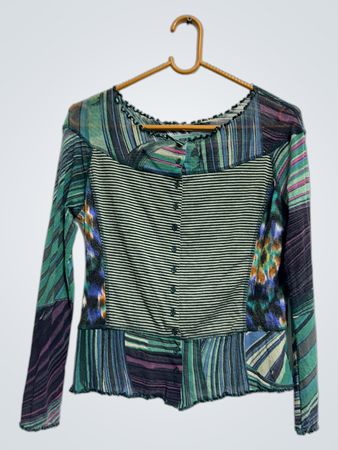 Langärmliges Patchwork-Drucktop mit Knopfleiste vorn