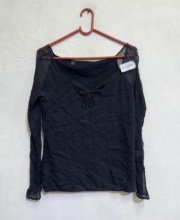Schwarzes transparentes Langarm-Oberteil mit Halsband