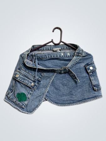 Mädchenpfadfinder Jeansrock mit grünem Kleeblatt-Patch
