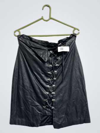 BIKBOK Schwarzer Fake-Leder Schnür-Minirock