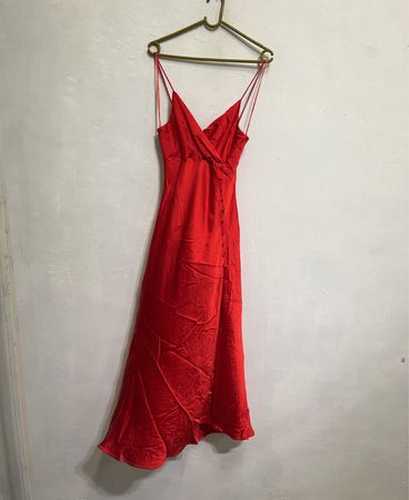 Rotes Spaghetti-Träger Midi-Kleid