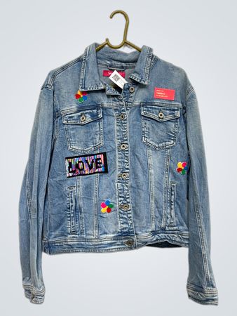 Jeansjacke mit Patches