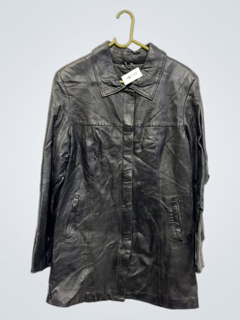 Schwarze Lederjacke