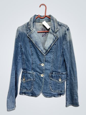 Jeansjacke mit Schmetterlingsdetail