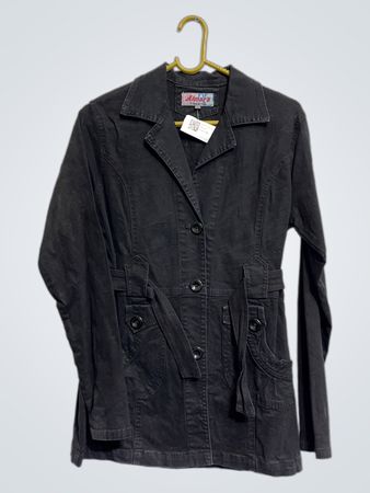 Almar's Te Pone de Moda Black Jacket