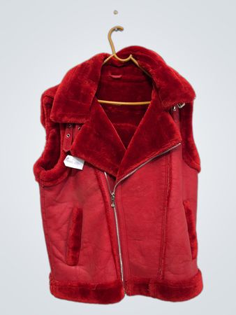 Rote Kunstfell gefütterte Weste mit Kapuze